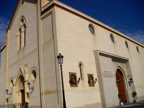 Santuario-Iglesia de la Hermandad de Los Gitanos en Sevilla - Wikimedia Commons