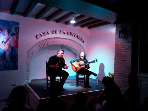 Photos of La Casa de la Guitarra. 